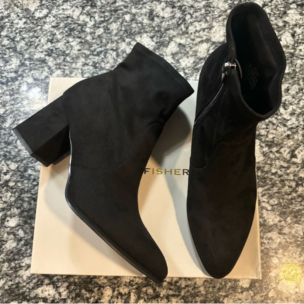 New Marc Fisher black boots size 9.5.